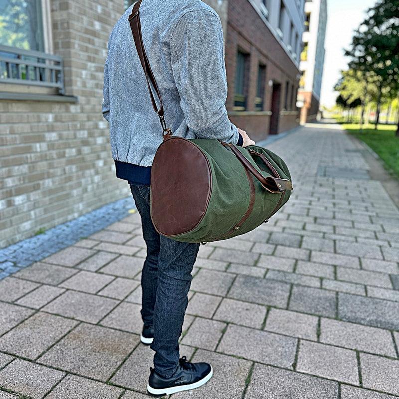 Leconi großer Weekender Reisetasche Sporttasche Leder Canvas grün LE2026 Sonderangebote