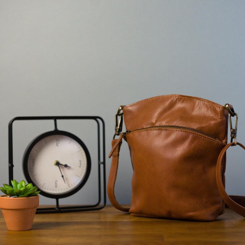 Leconi kleine Umhängetasche Schultertasche Freizeittasche Leder cognac LE3049 50% Rabatt mit kostenlosem Versand