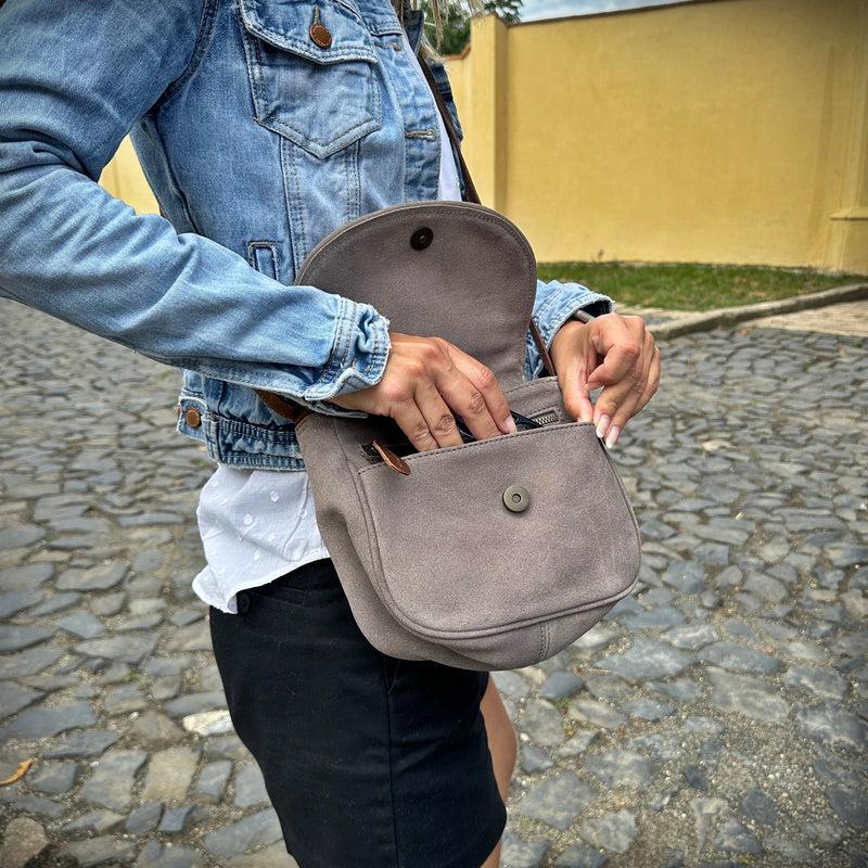 Leconi kleine Umhängetasche Ledertasche Damentasche Schultertasche Veloursleder grau LE3047 Valentinstagsangebot