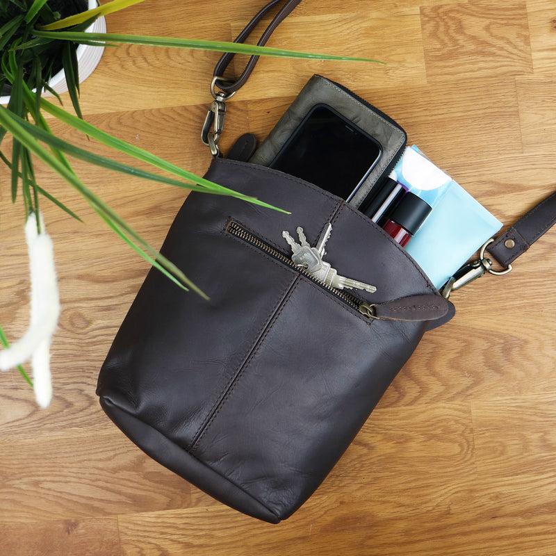 Leconi kleine Umhängetasche Schultertasche Freizeittasche Leder dunkelbraun LE3049 Versandkostenfrei