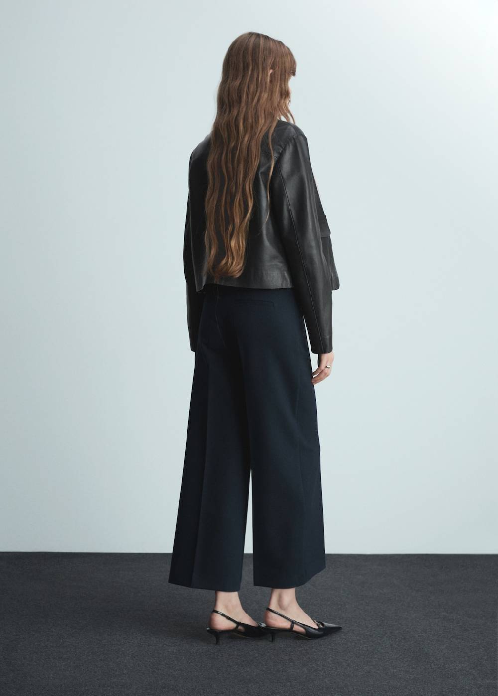 Mango Wideleg-Bundfaltenhose Räumungsverkauf