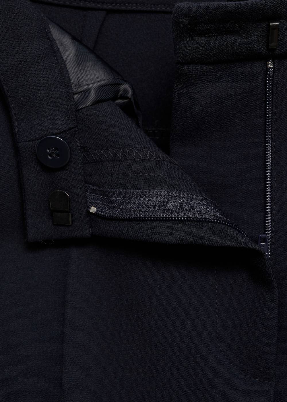Mango Wideleg-Bundfaltenhose Räumungsverkauf