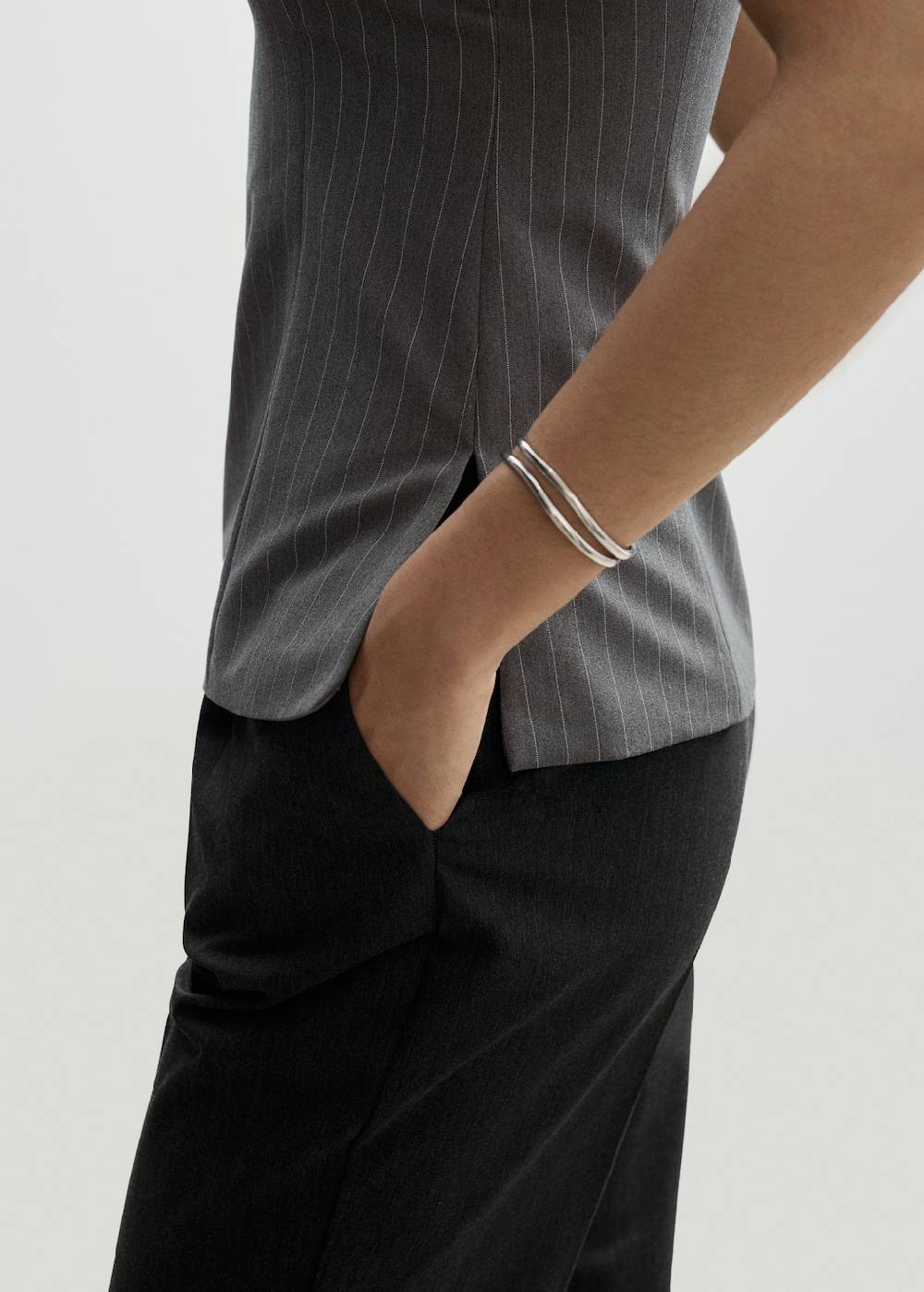 Mango Gerade Bundfaltenhose Riesige Rabatte