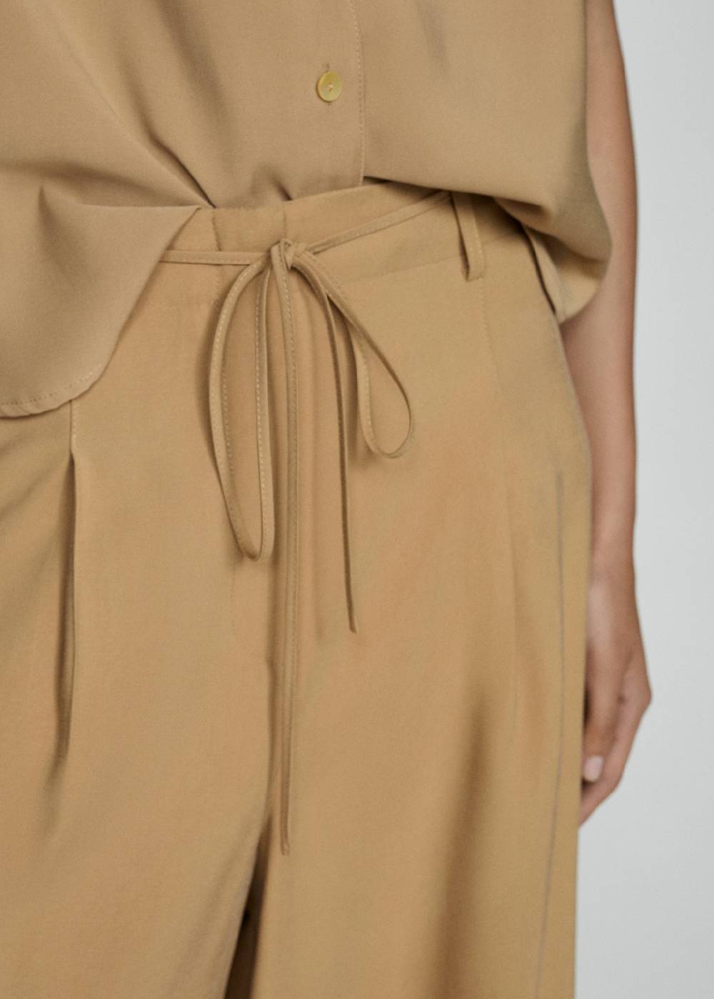 Mango Wideleg-Hose mit Stretchbund Online Outlet