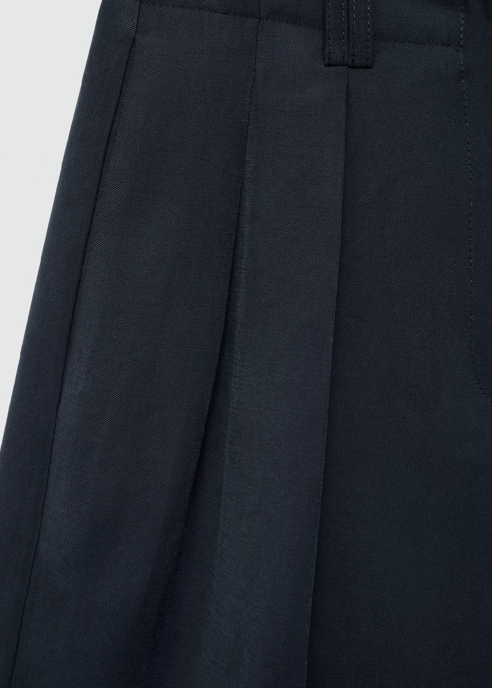 Mango Bundfaltenshorts mit mittlerer Bundhöhe Große Rabatte