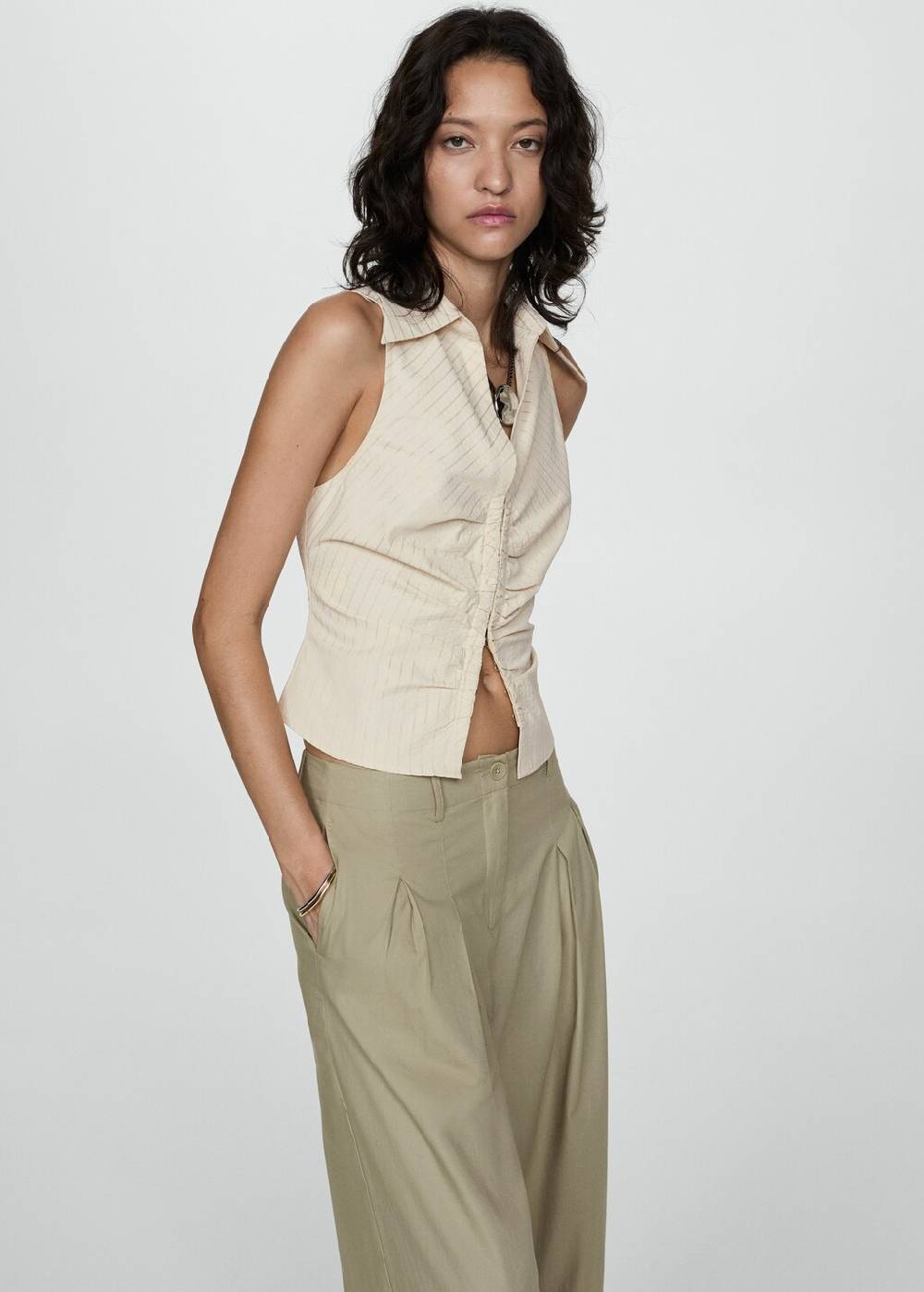 Mango Baumwollhose mit Bundfalten Bestseller