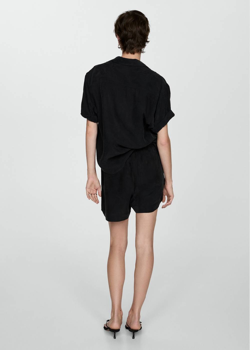 Mango Gerade Cupro-Shorts mit hoher Bundhöhe Bis zu 50% Rabatt