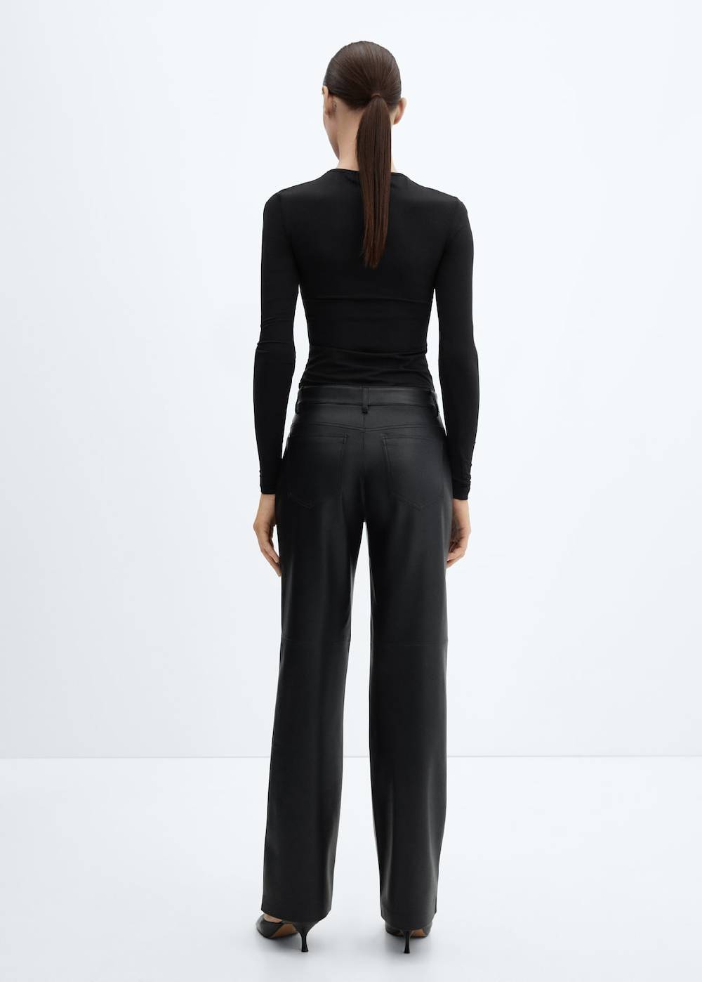 Mango Hose mit mittlerer Bundhöhe und Leder-Effekt Tägliche Deals