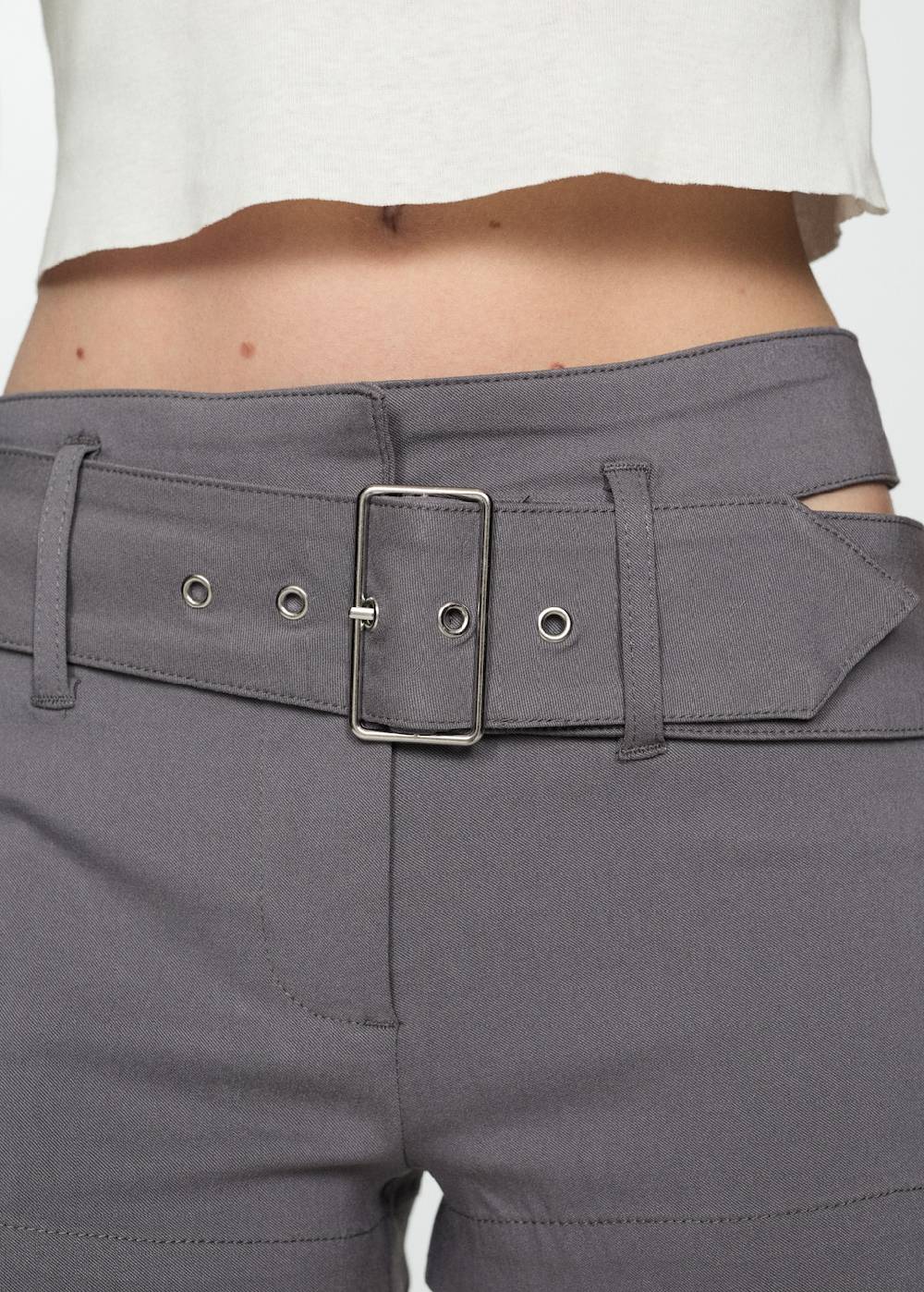 Mango Asymmetrische Shorts mit Gürtel Vierteljährliche Förderung