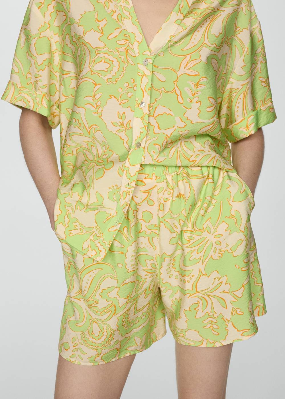 Mango Fließende Print-Shorts 50% Rabatt mit kostenlosem Versand