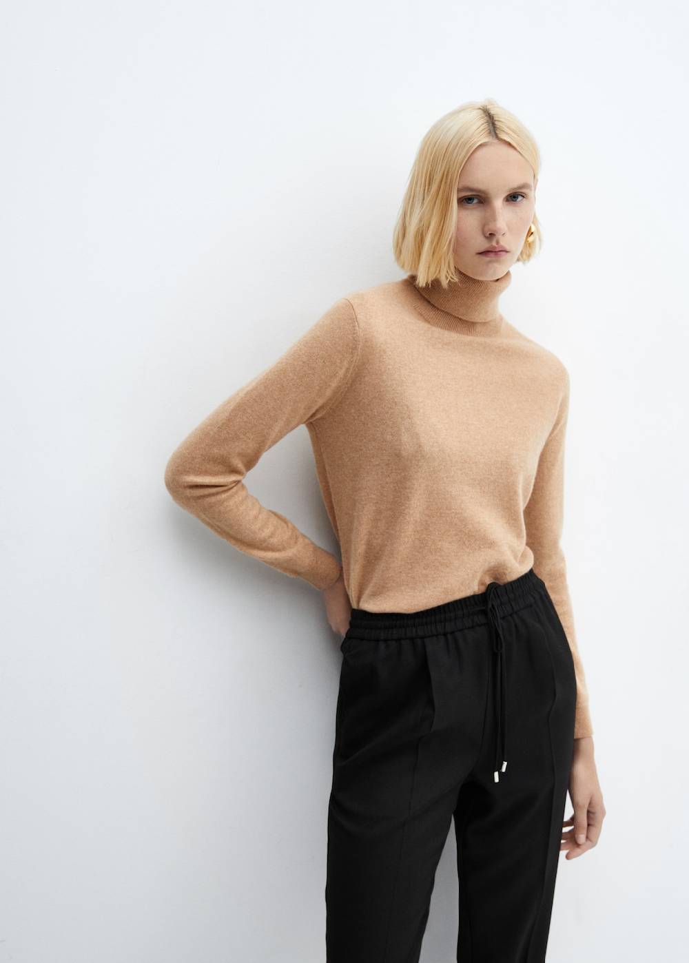 Mango Fließende Joggerpants im Angebot