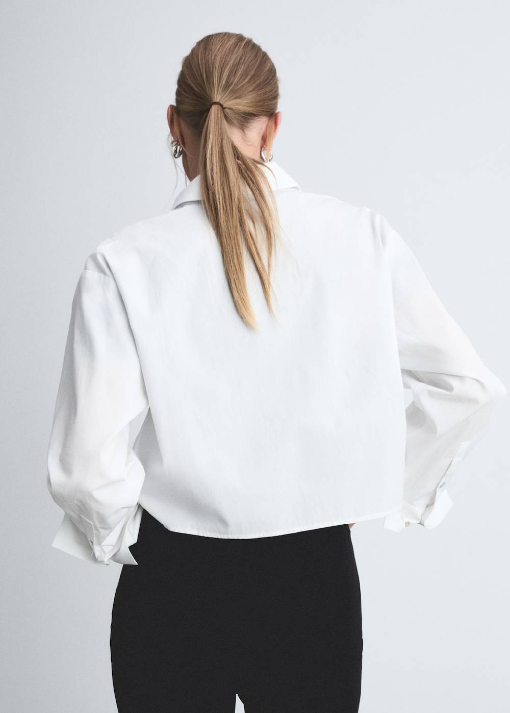 Mango Hemd in Cropped-Länge mit Tasche Heißer Verkauf