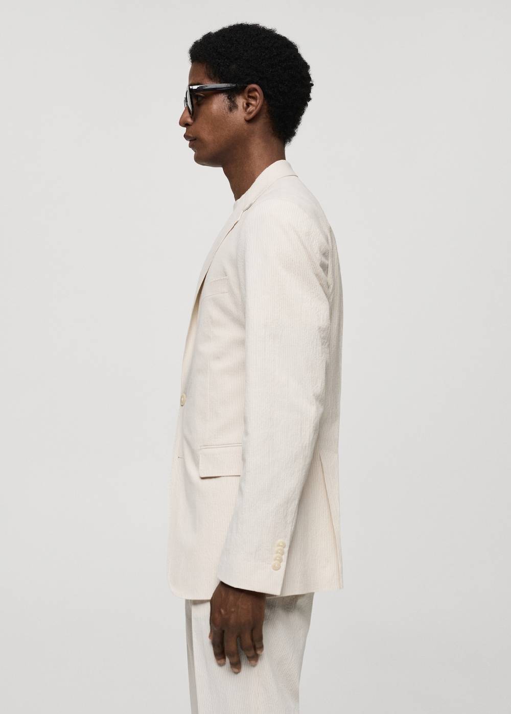Mango Gestreifte Slim-Fit-Anzugjacke aus Seersucker-Baumwolle Kauf eins, bekomm eins gratis