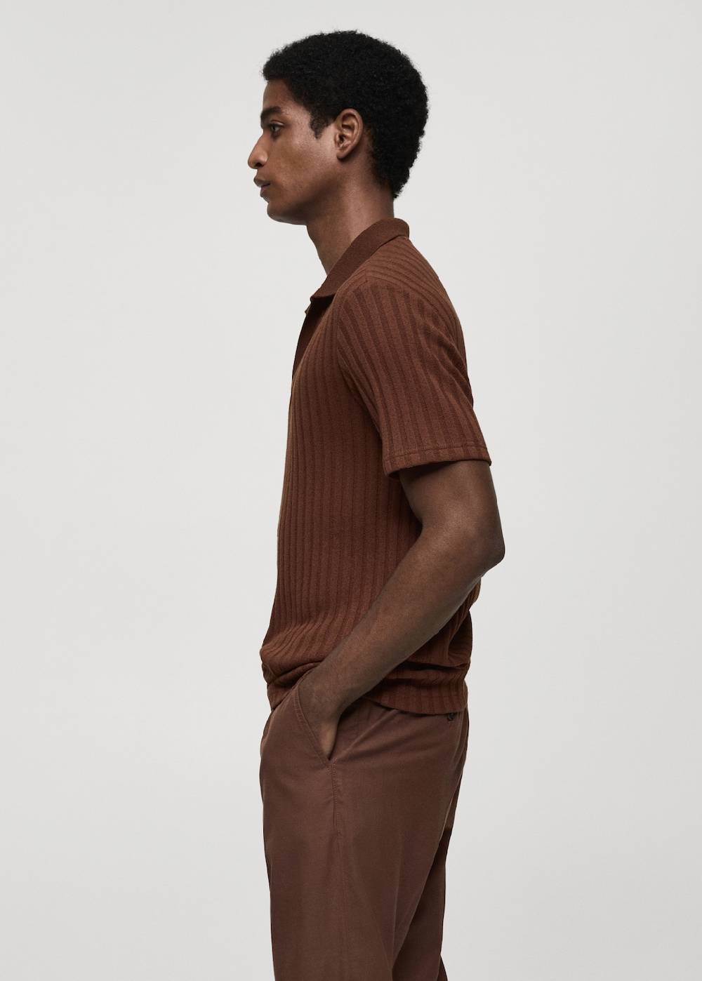 Mango Geripptes Regular-Fit-Poloshirt aus Baumwolle Bis zu 65% Rabatt