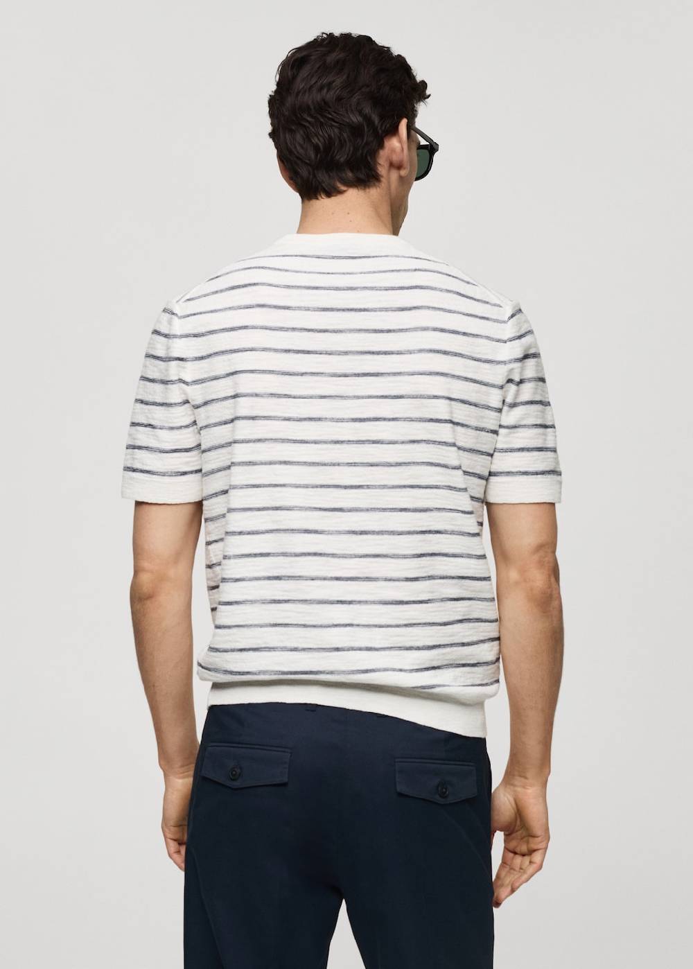 Mango Gestreiftes T-Shirt aus Baumwollstrick Preisnachlass