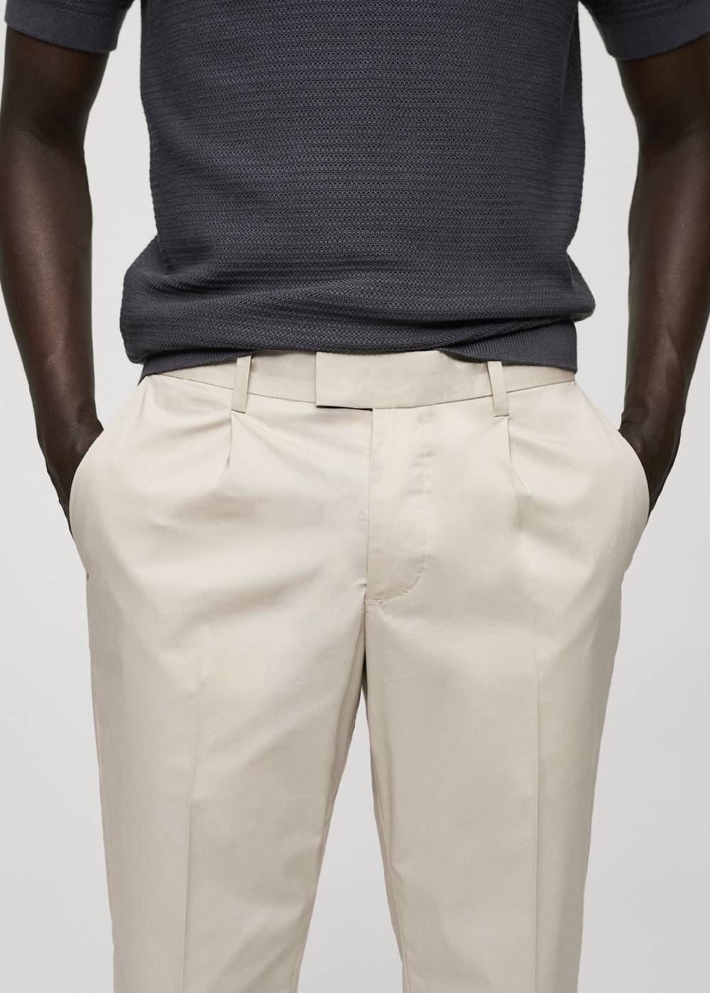Mango Slim Fit-Bundfaltenhose aus Baumwolle Cyber Monday