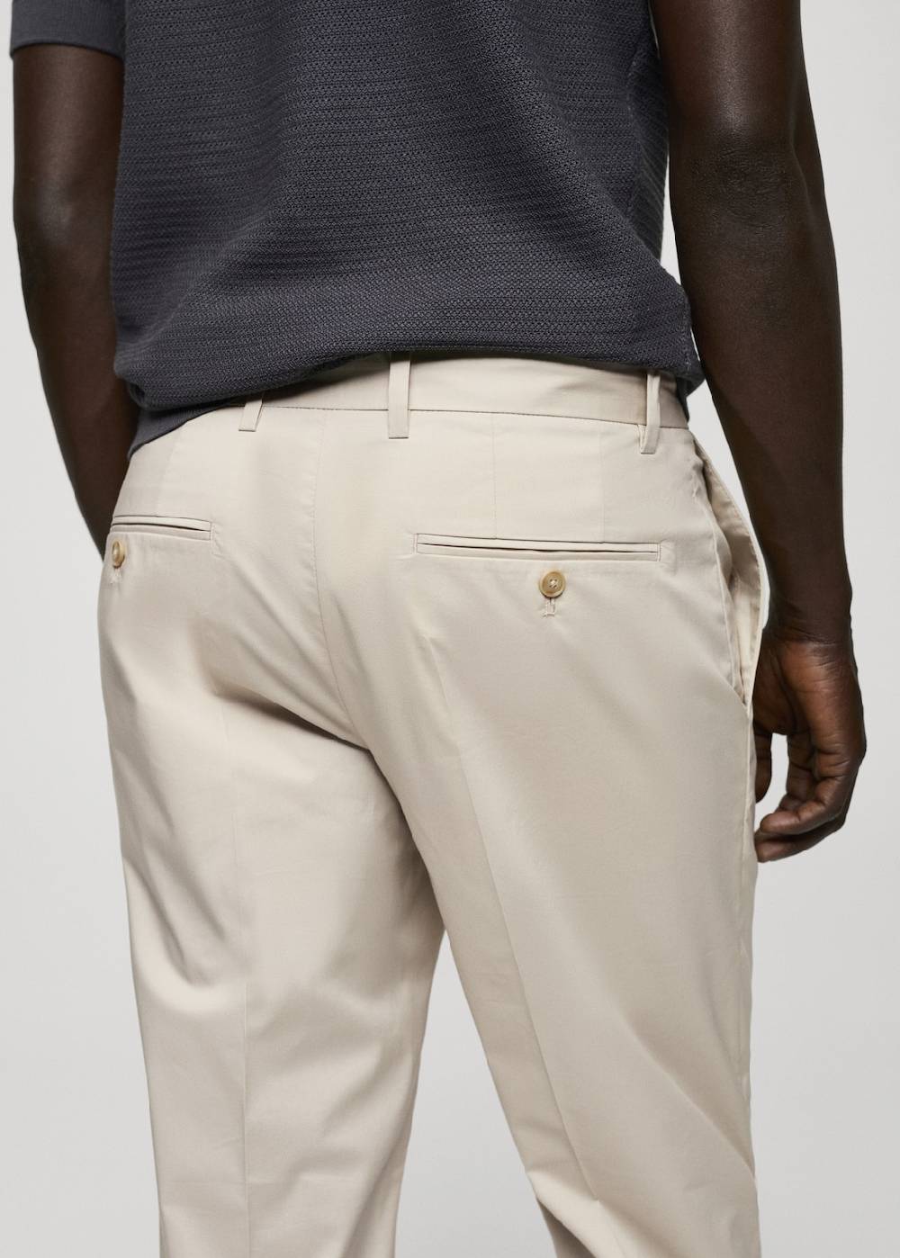 Mango Slim Fit-Bundfaltenhose aus Baumwolle Cyber Monday