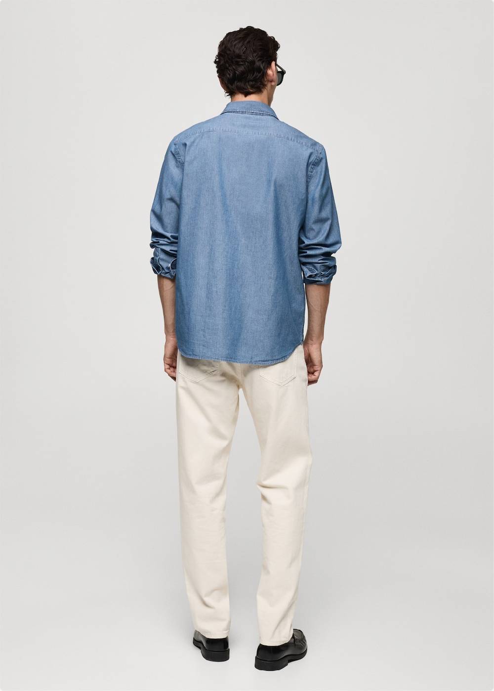 Mango Regular-Fit-Polohemd aus 100 % Baumwoll-Chambray Kostenlose Rückgabe