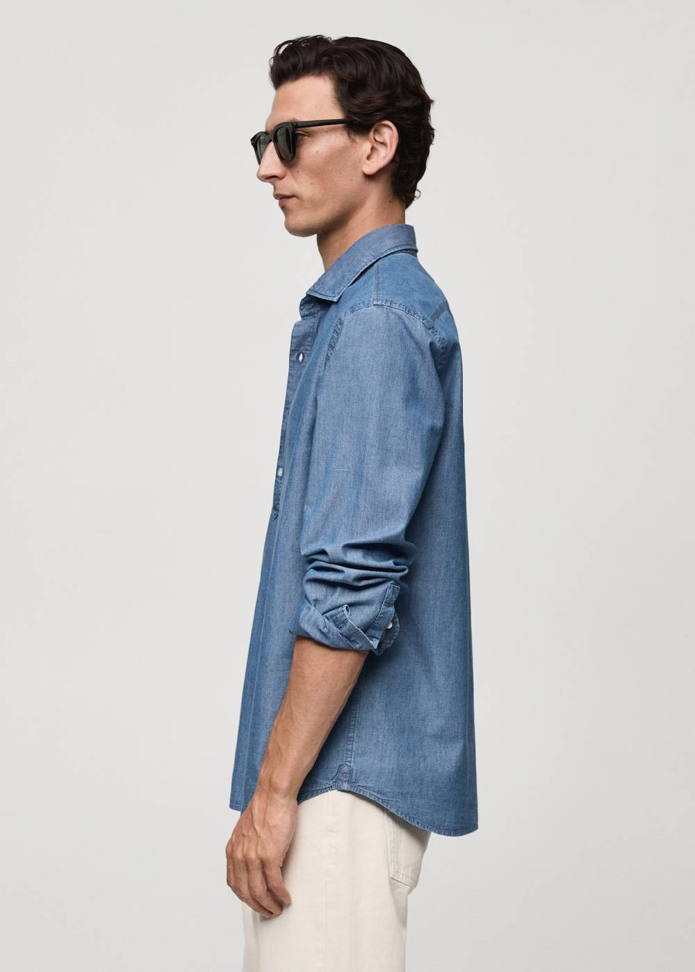 Mango Regular-Fit-Polohemd aus 100 % Baumwoll-Chambray Kostenlose Rückgabe