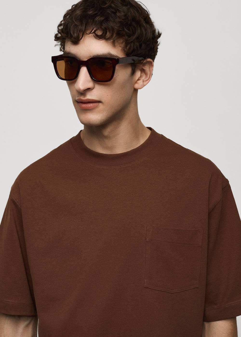 Mango T-Shirt aus 100 % Baumwolle mit Tasche JETZT KAUFEN