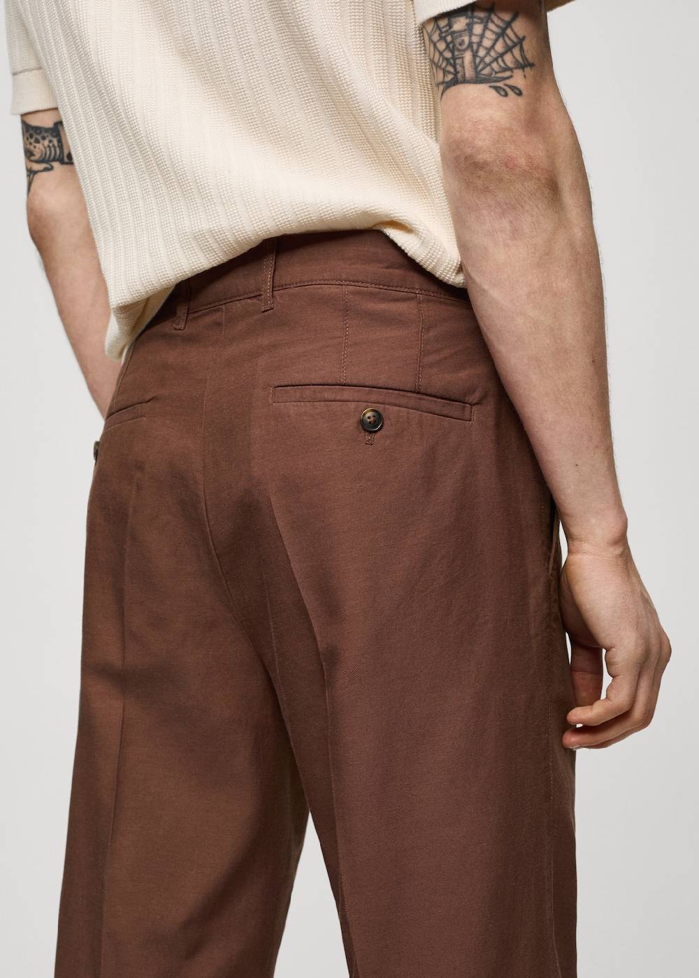 Mango Bundfaltenhose aus Lyocell mit Baumwolle Fabrikladen