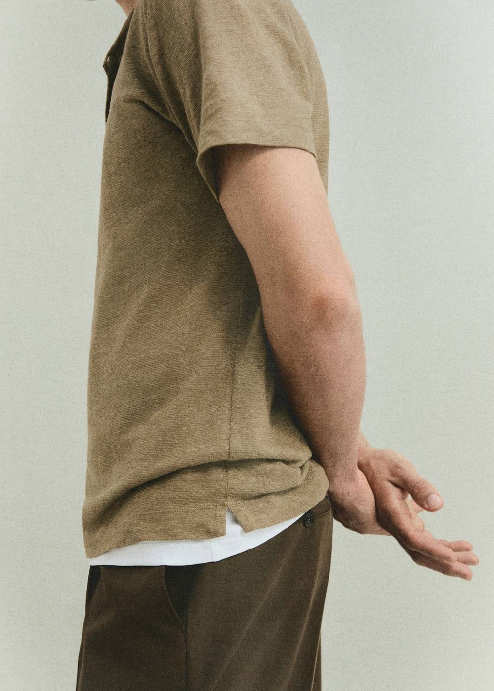 Mango Slim-Fit-T-Shirt aus Leinengemisch im Angebot