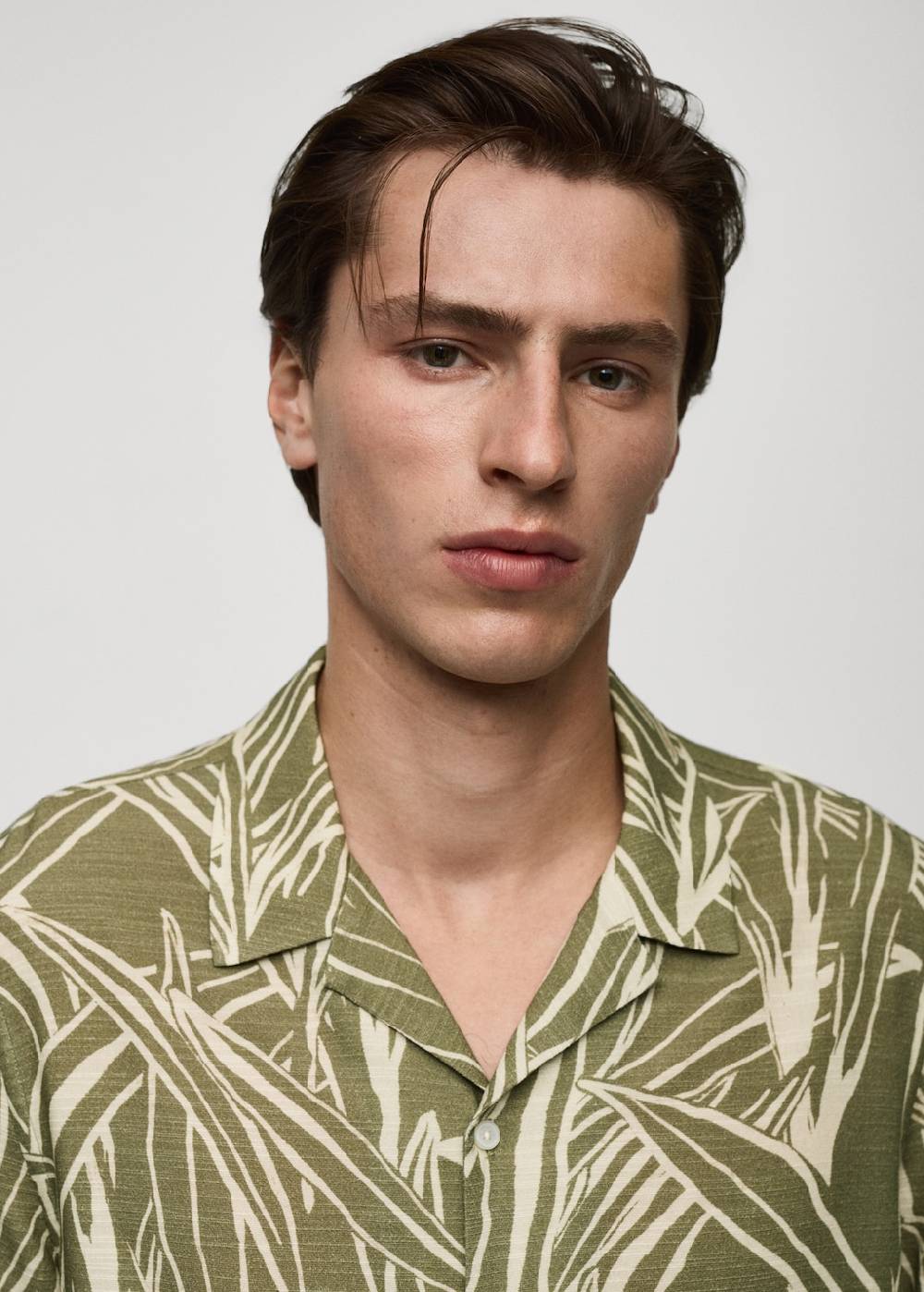 Mango Regular Fit-Hemd mit Blattmotiv Online Outlet