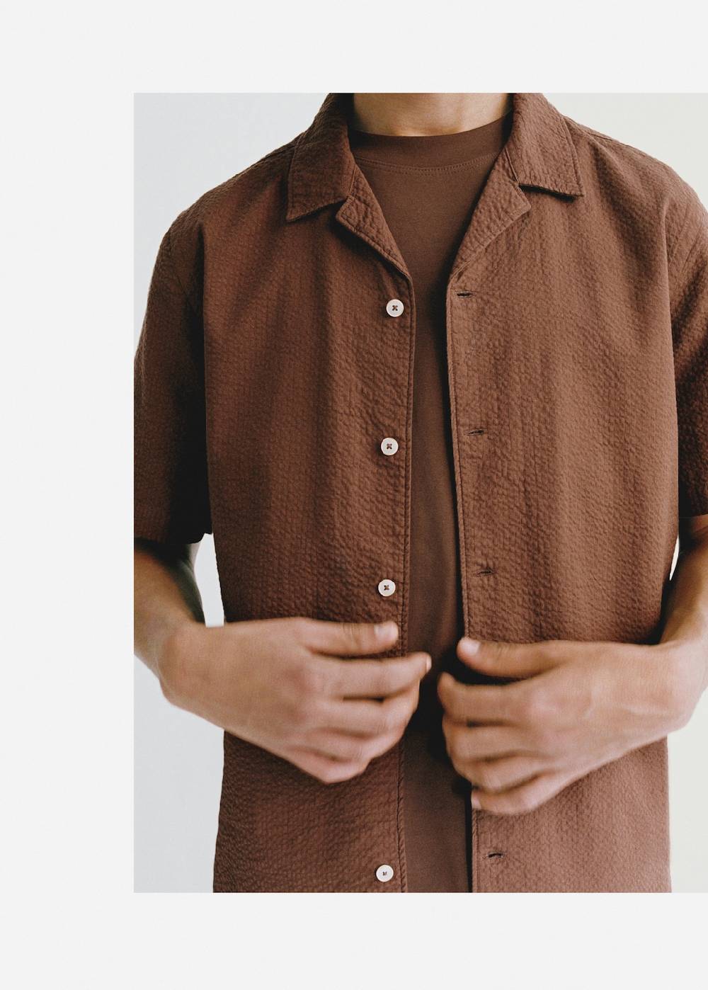 Mango Regular-Fit-Hemd aus 100 % Seersucker-Baumwolle Black Friday Preise