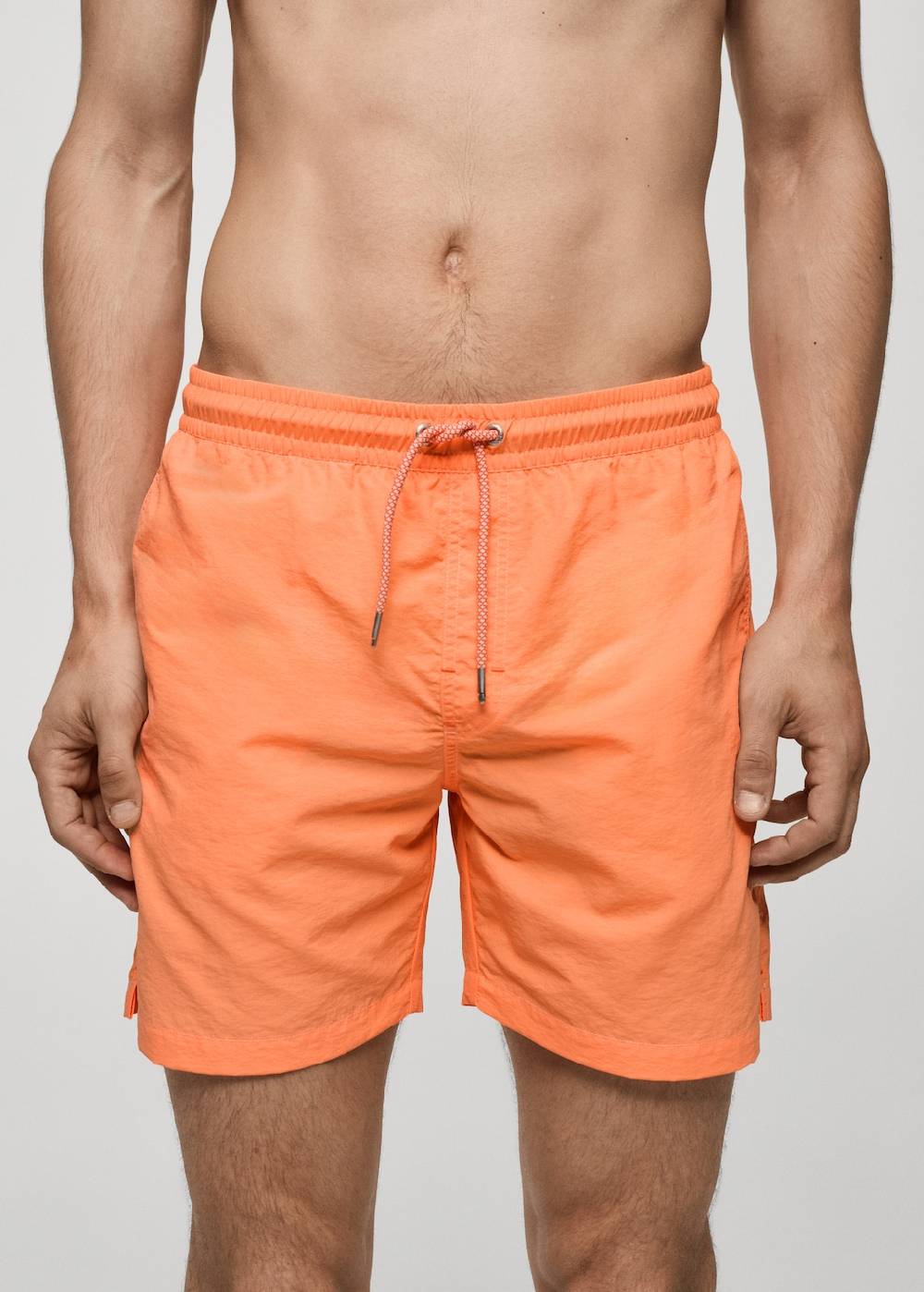 Mango Einfarbige Badeshorts mit Kordelzug Valentinstagsangebot