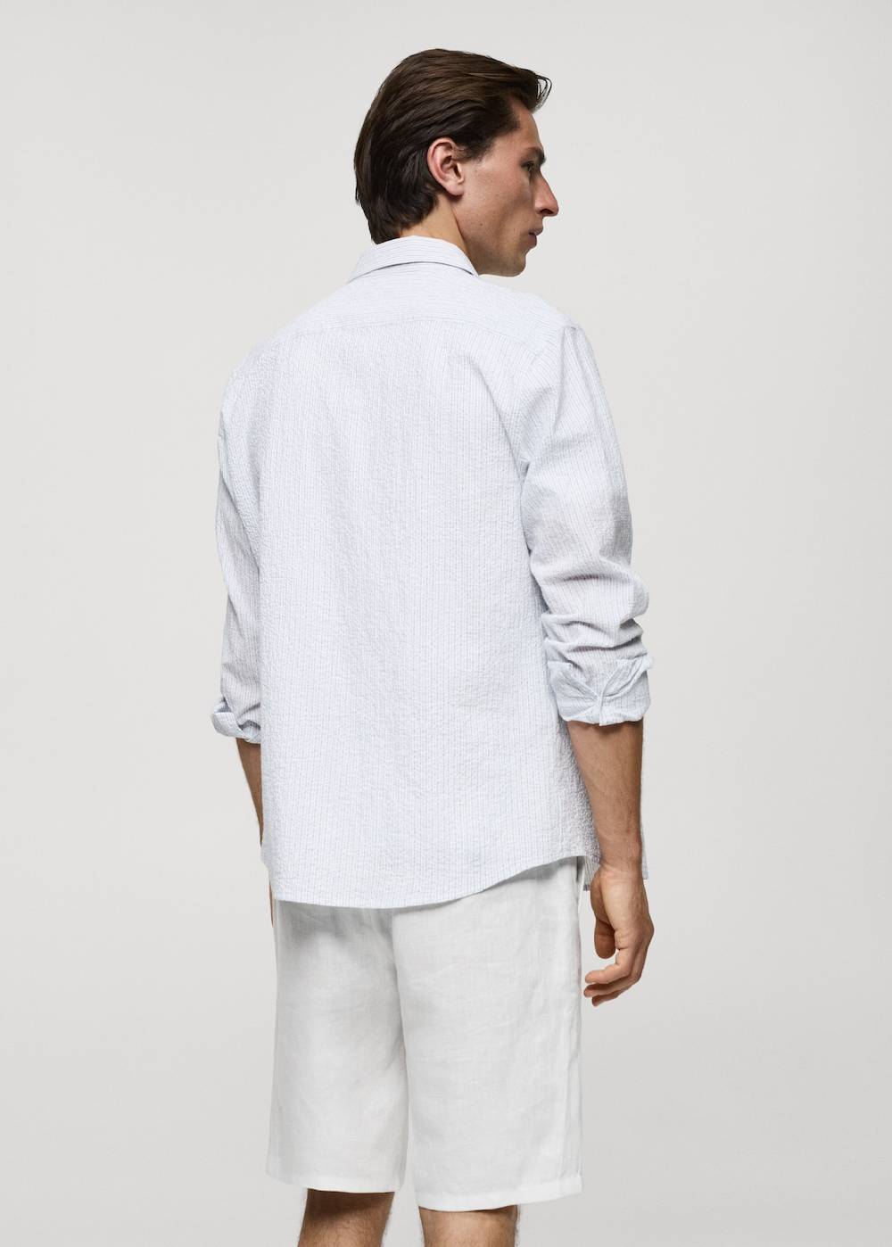 Mango Gestreiftes Regular-Fit-Hemd aus Seersucker-Baumwolle Neuheiten