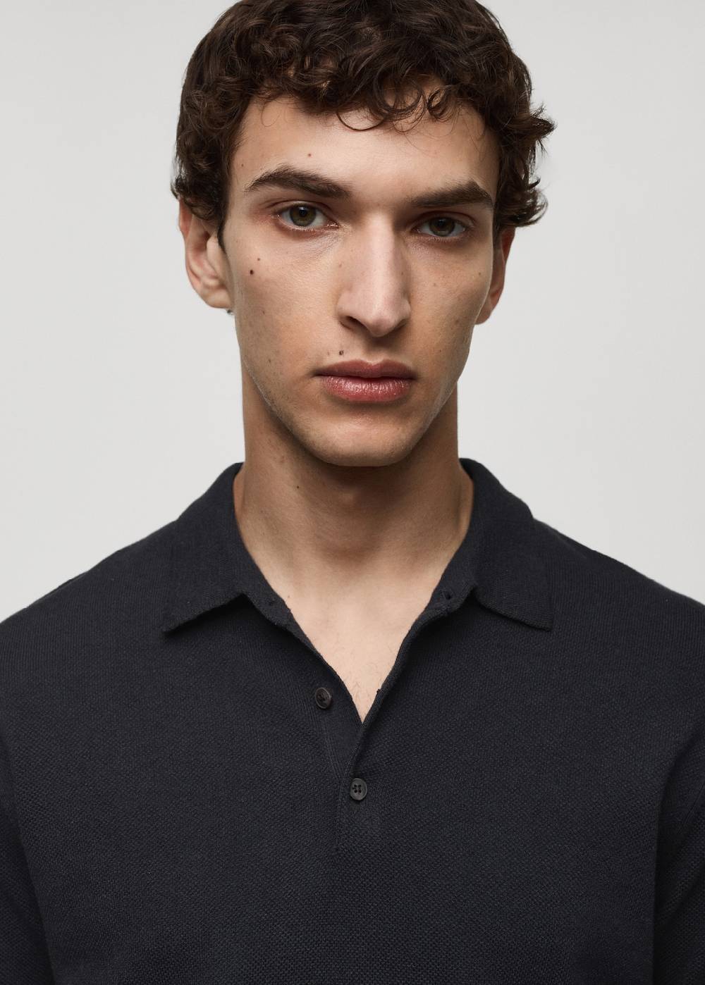 Mango Kurzärmliges Strick-Poloshirt Osterangebot