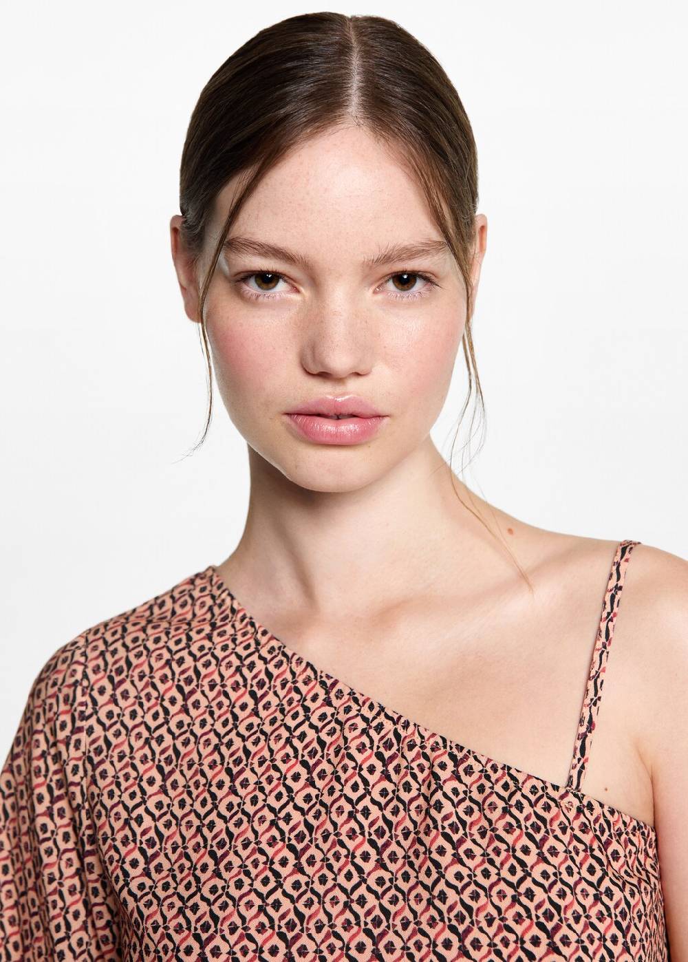 Mango Asymmetrische Bluse mit Motiv Valentinstagsangebot