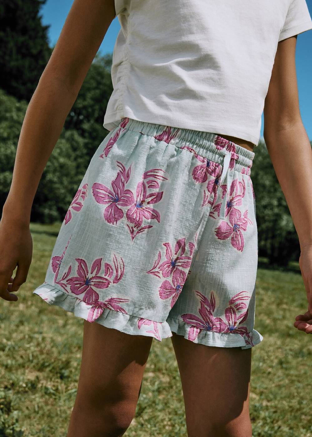 Mango Baumwollshorts mit Blumenmuster Im Verkauf