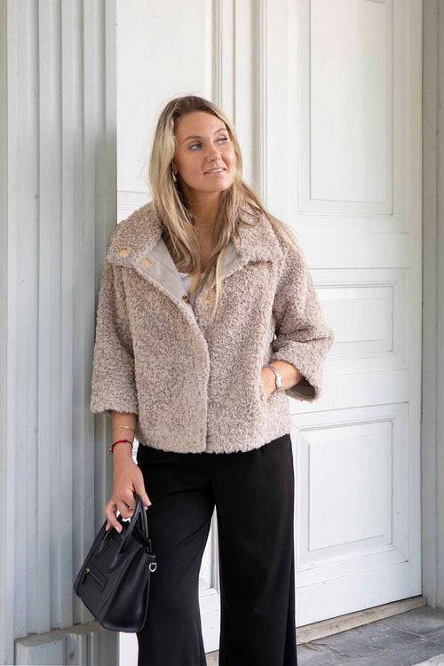 Petite M. Teddyfell Kurze Jacke in Beige Auslauf