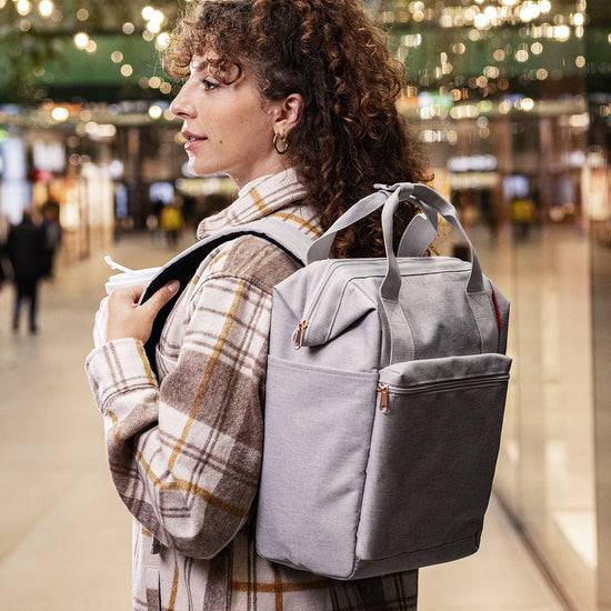 Reisenthel allrounder R twist sky rose (Rucksack,hellgrau) 2025