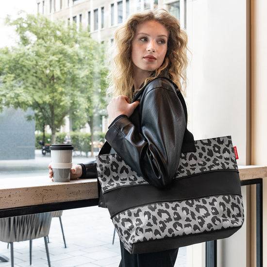 Reisenthel shopper e1 paisley black (Damentasche,schwarz) Bestseller