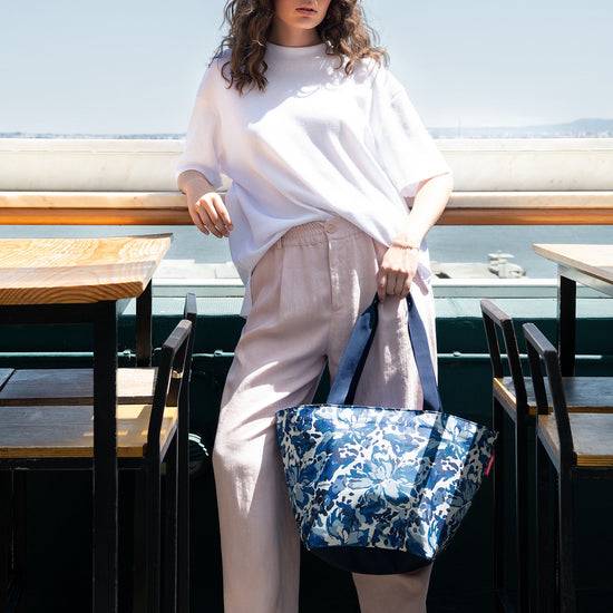 Reisenthel shopper M flora blue (Handtasche,blau) Große Rabatte