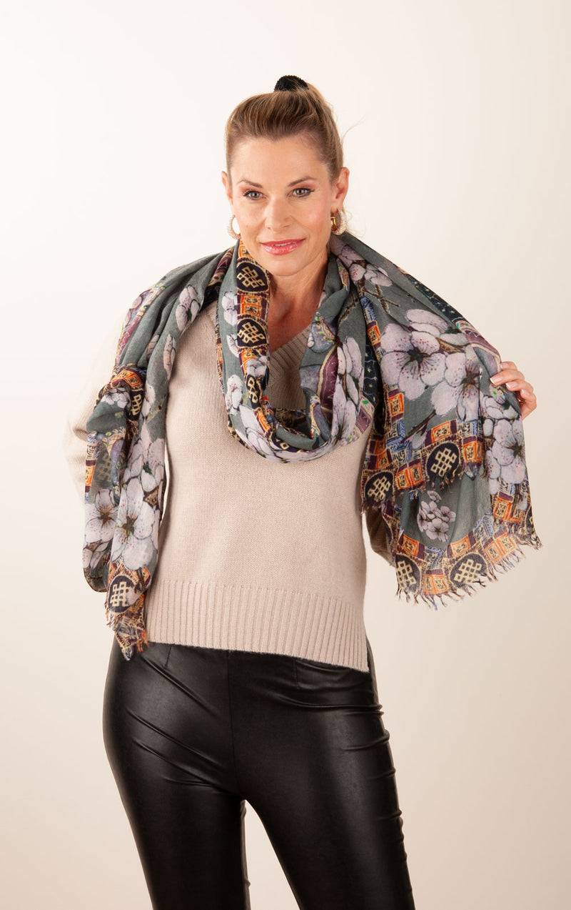 Simone Bruns Schal „Blumen & Elefanten“ Grau | Multicolor Tägliche Deals