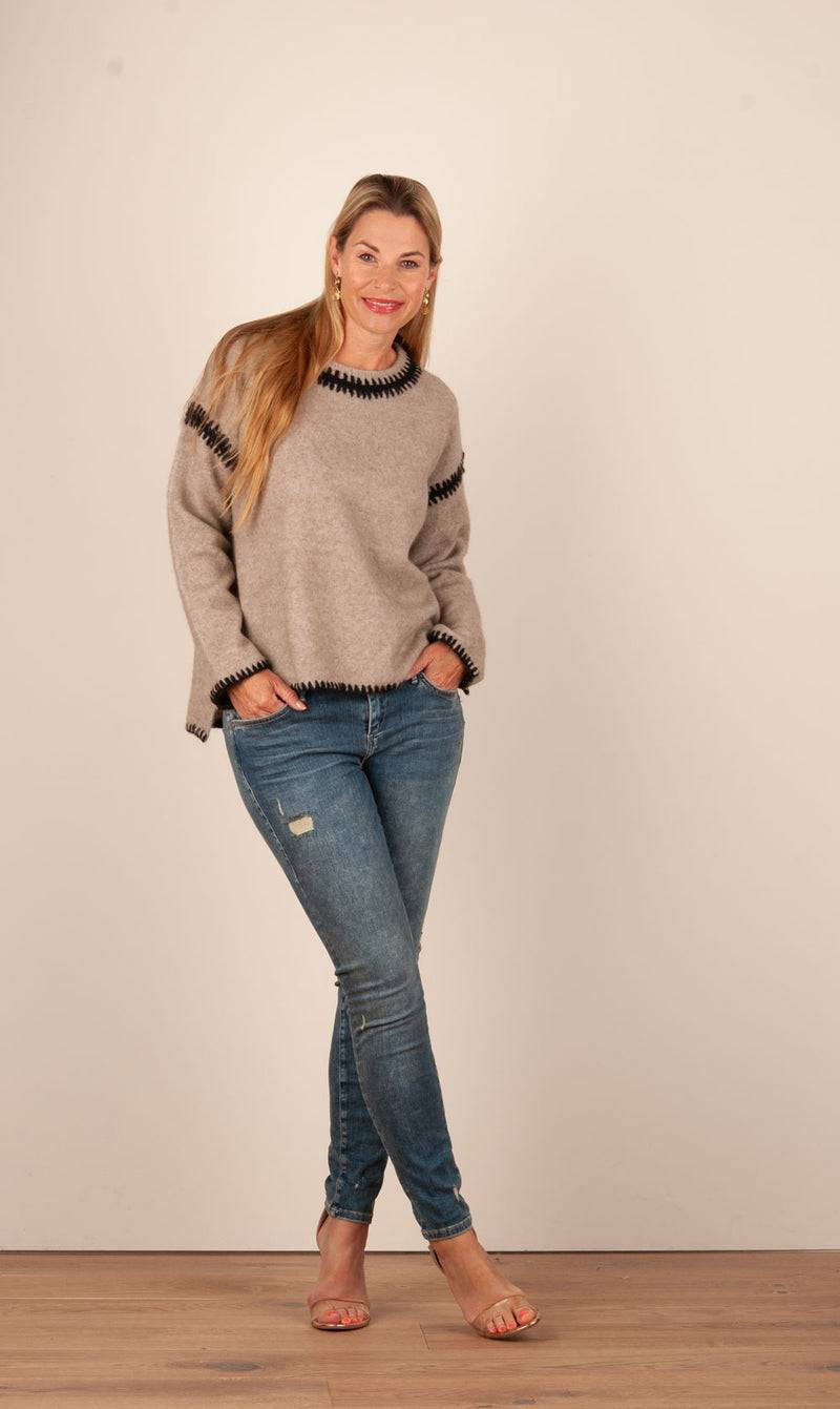 Grace Pullover Beige | Schwarz Neueste Mode