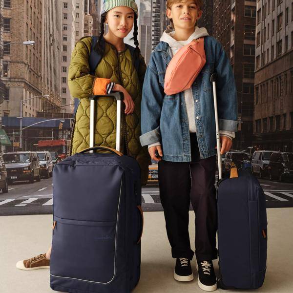 Satch Pure Navy Cyber Monday