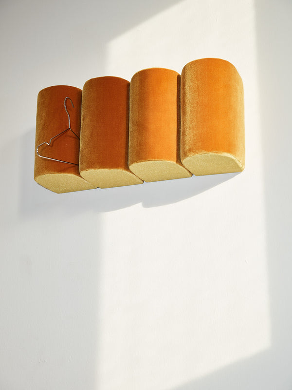 Simone Wild Hold On Saisonale Angebote
