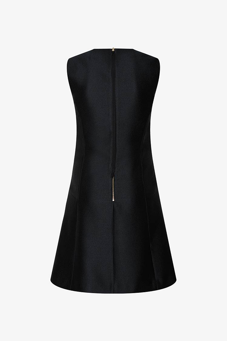 Sly 010 Ärmelloses tailliertes Kleid mit Kellerfalte Clearance-Verkauf