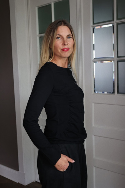 Sosue Shirt Gathering Black Exklusive Angebote