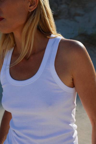 Sosue Tank Top Rip White Bestseller
