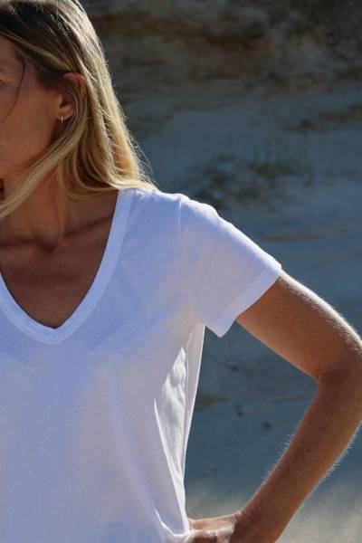 Sosue T-Shirt V-Neck Kauf eins, bekomm eins gratis