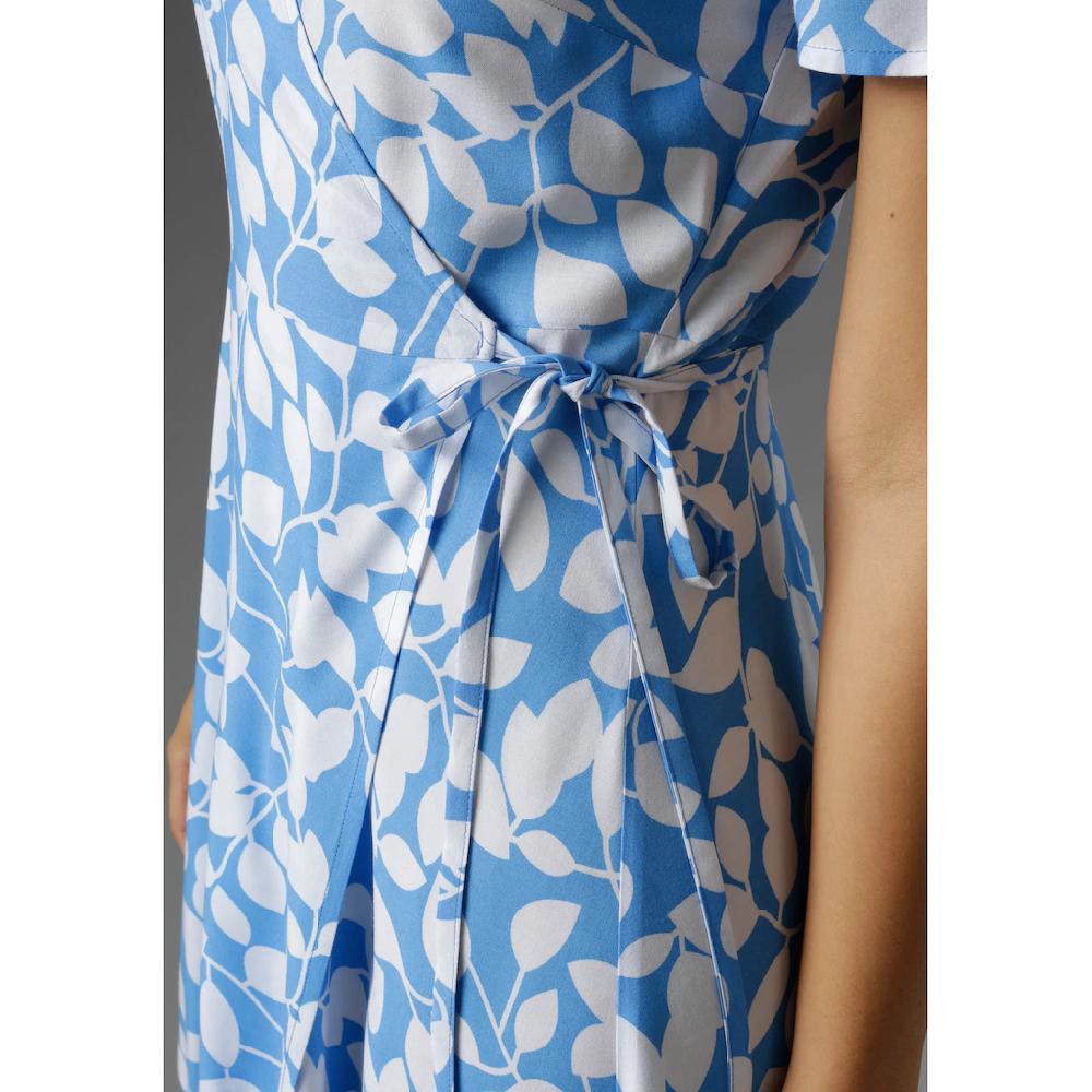 Aniston CASUAL Wickelkleid mit graphischen Blätterdruck JETZT KAUFEN