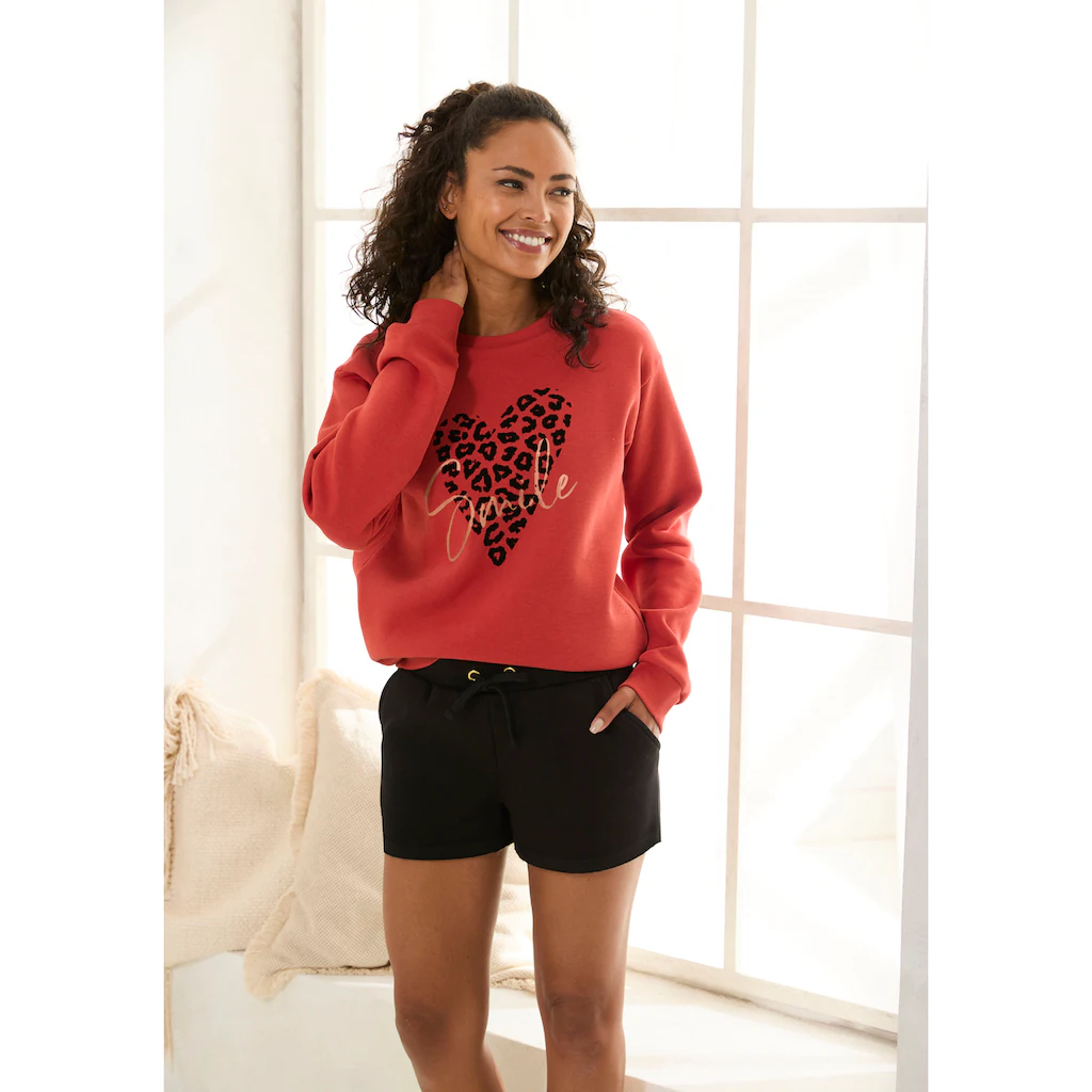 LASCANA Sweatshirt Loungehirt mit Herz-Leo-Druck Loungewear Räumungsverkauf